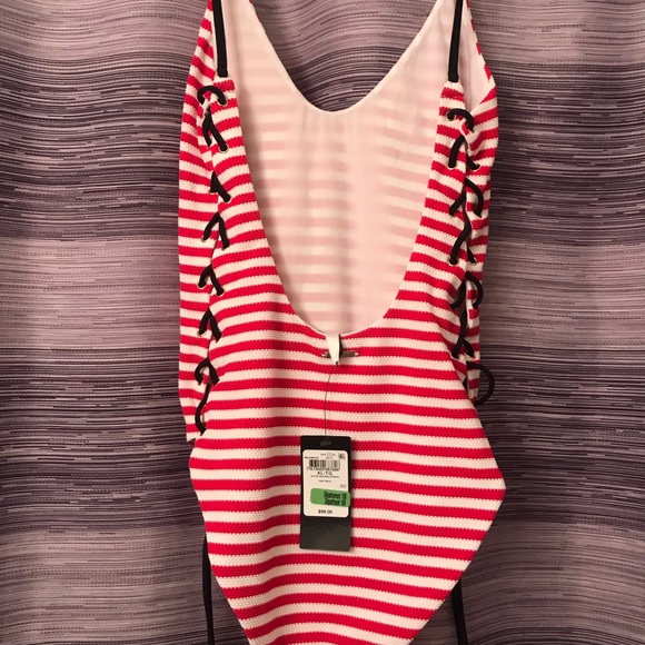 Guess swimsuit - Picture 5 of 6